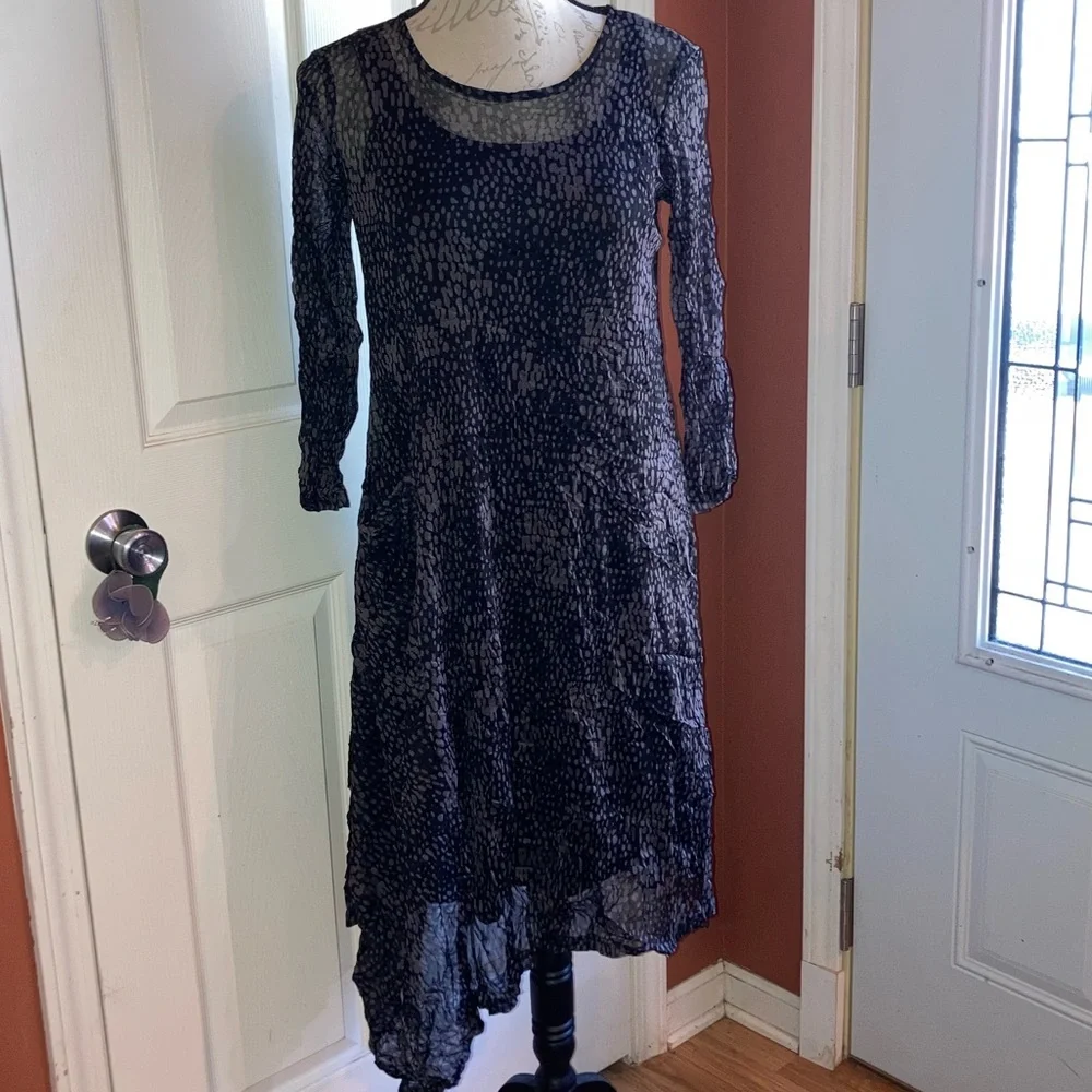 Designer Lisa Bayne Crinkle Asymmetric Sheer Overlay Midi Dress Black Grey XS - Picture 2 of 8